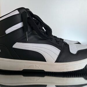 PUMA Rebound LayUp White/Black Size 9 Pre-Owned Excellent Condition No Box